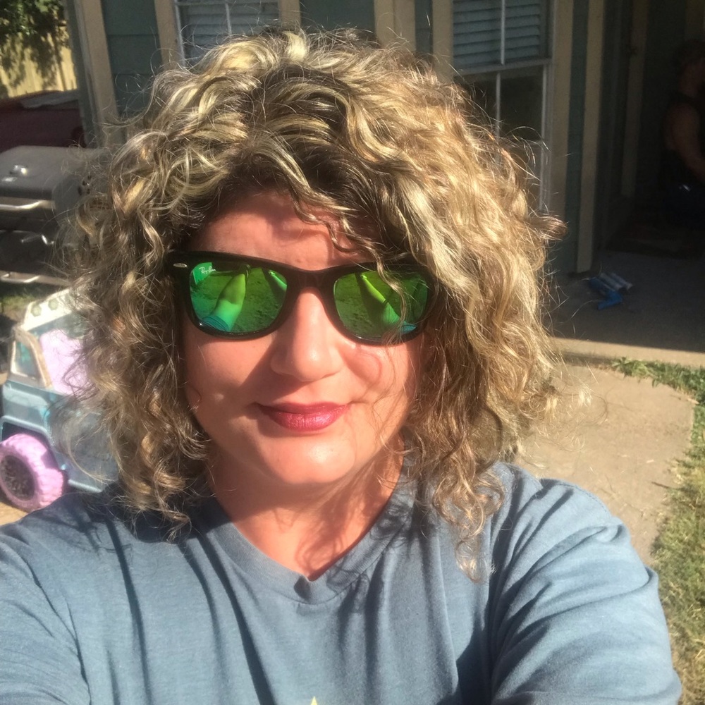 Meet your Posher, Jennifer